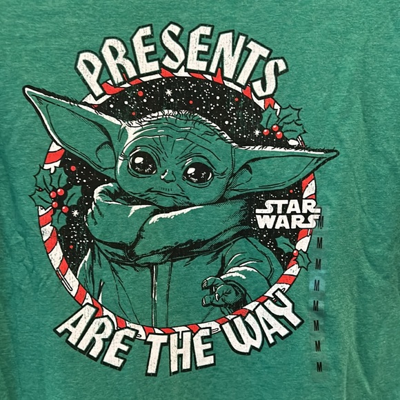 Disney Star Wars Yoda Baby Jedi Presents Are on the Way Holiday Christmas Tshirt - Picture 2 of 7